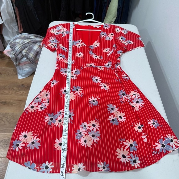 Madewell Button-Wrap Dress in Daisy Society Retro Stripe Lipstick Red Size 8 EUC - Picture 8 of 11